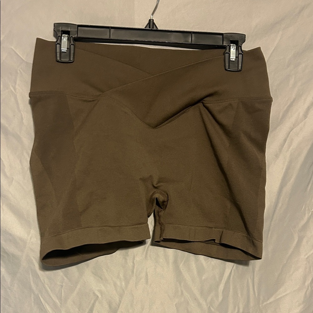 Women's Chocolate Brown Booty Scrunch Bike Shorts Crisscross Waistband Size XL